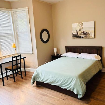 Nice Big Room Near Whole Foods, Brown University With Shared Bathroom And Kitchen Providence Exteriör bild