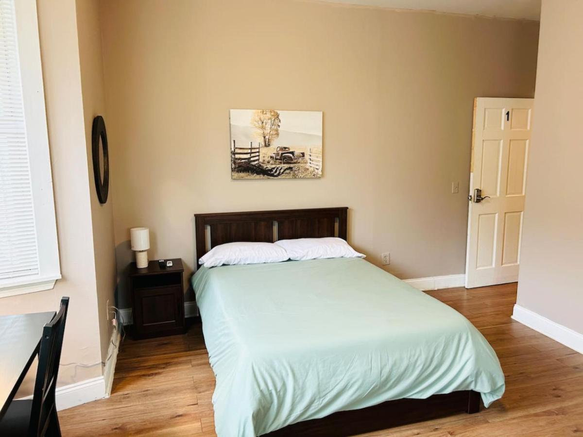 Nice Big Room Near Whole Foods, Brown University With Shared Bathroom And Kitchen Providence Exteriör bild